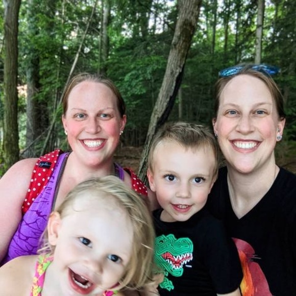 Meet your Posher, Stephanie - Picture 1 of 1